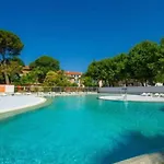 De Gamme - 45m2 Refait A Neuf En Juin 2024 Avec Tres Grande Piscine Chauffee *