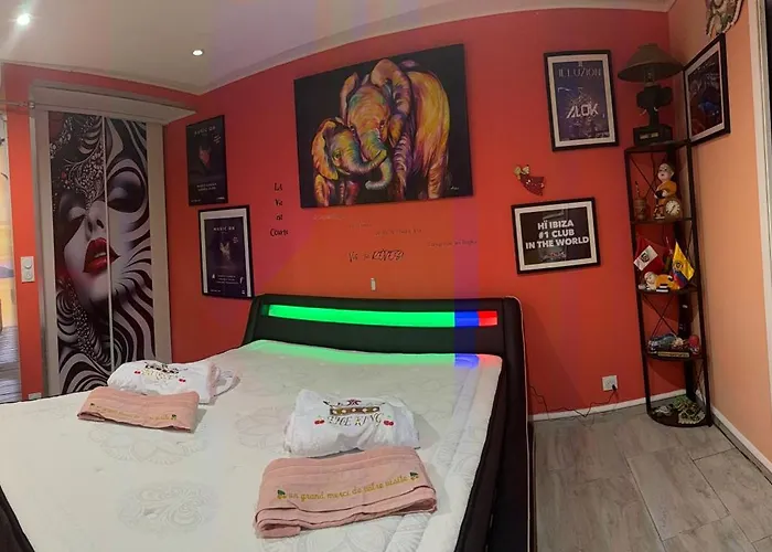 De Gamme - 45m2 Refait A Neuf En Juin 2024 Avec Tres Grande Piscine Chauffee アパート アグド